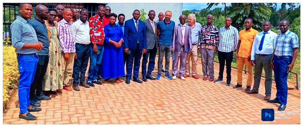 gitega-la-cooperation-avec-leffrinckoucke-au-coeur-des-echanges-entre-une-delegation-francaise-et-les-autorites-communales-de-mwaro