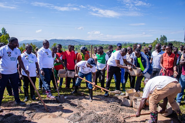 quand-solidarite-et-securite-batissent-l-avenir-bihanga-modernise-son-terrain